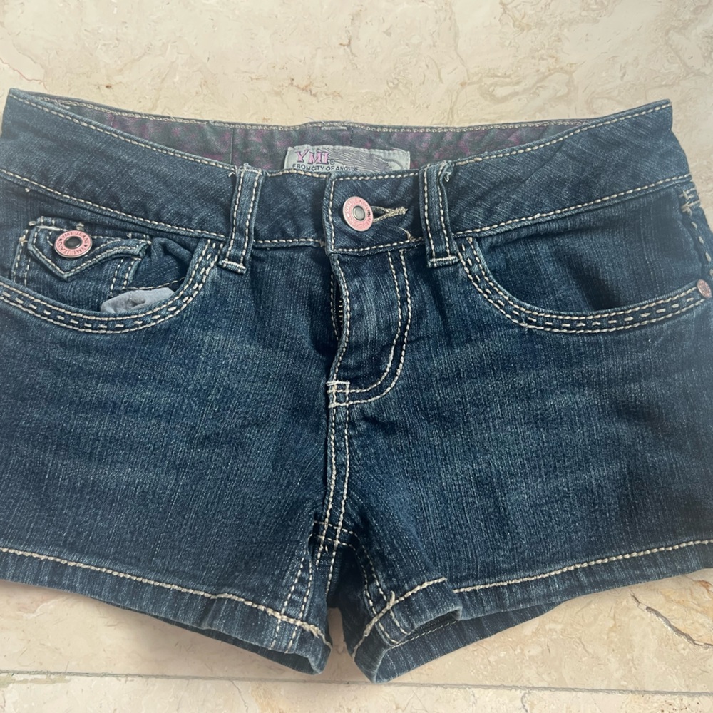 size 10 kids fits xs and s.